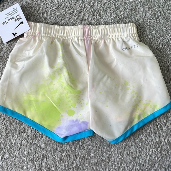 Nike Dri-Fit infant girls two-piece multicolor  tie dye short set NWT - Picture 3 of 9